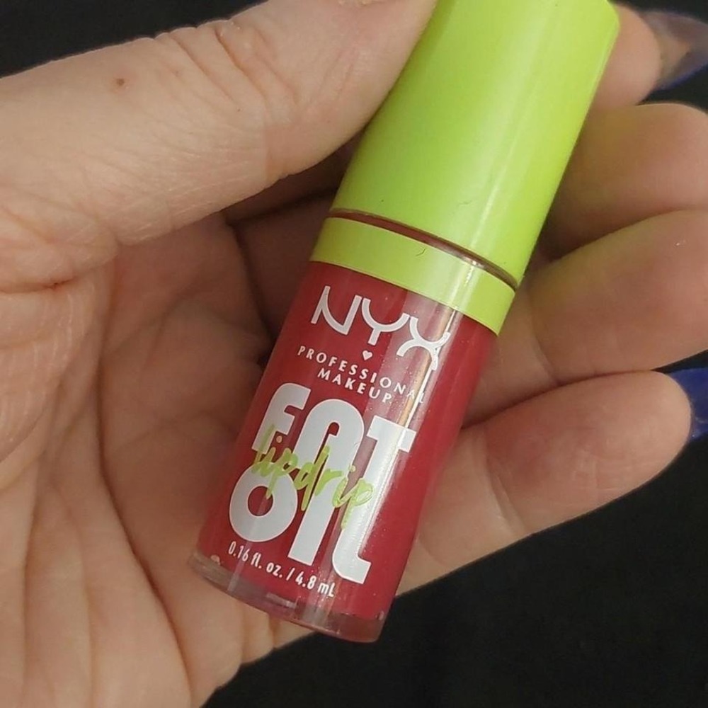 NYX lip oil‎ supermodel